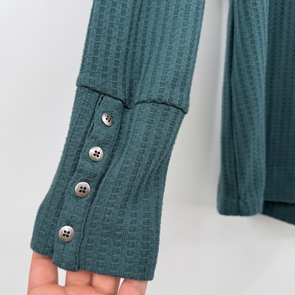 Chaser Top Women XL Green Long Sleeve Waffle Knit Button Cuffs Round Neck - Picture 2 of 11